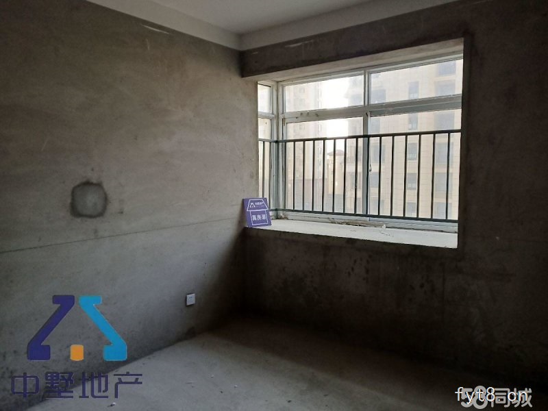 东一小学,大润发,新市医院,高档小区户型采光好,急用钱诚心出